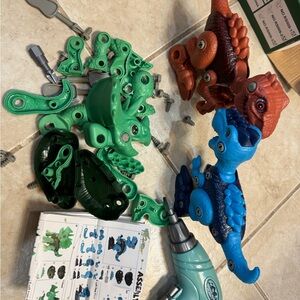 Laradola Dinosaur - Take-A-Part Dinosaurs